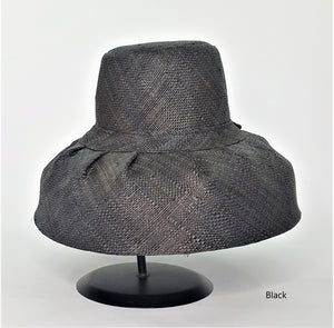 Raffia Curve Brim Hat in Black